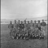 Per distrarsi dalle fatiche della guerra, gli alleati organizzarono infatti nell'ottobre del 1943 uno storico match dove a sfidarsi furono i soldati neozelandesi e quelli britannici.

(F. Alexander Turnbull Library, Welligton, NZ. Ref. DA-04484-F)